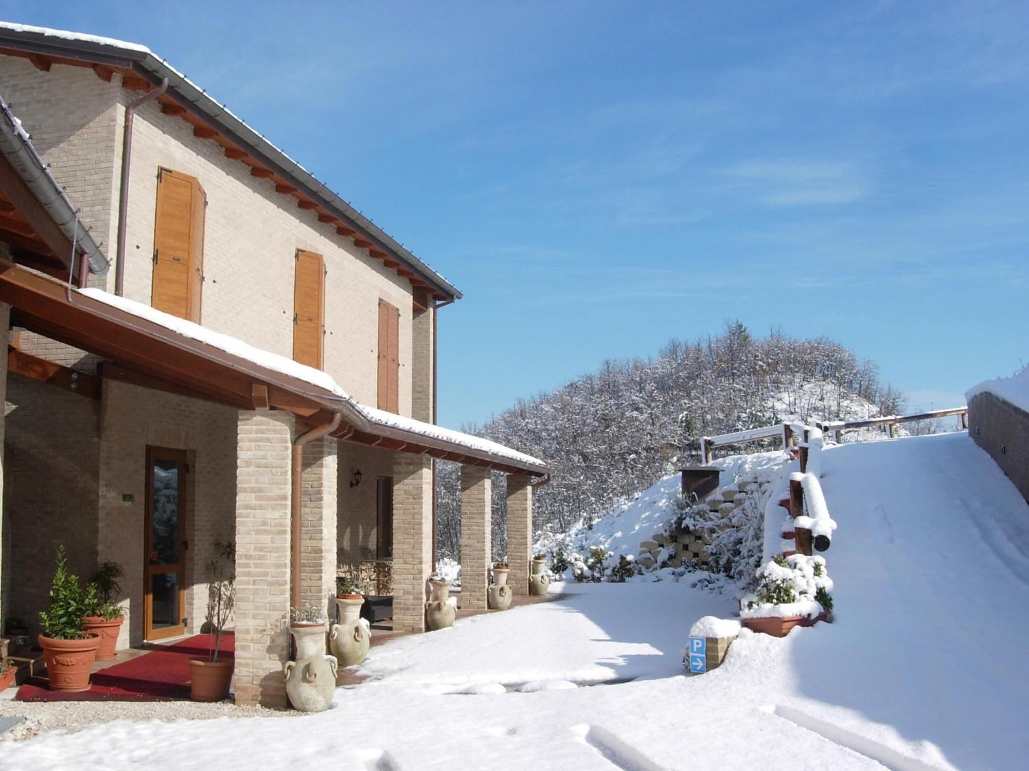 Colleverde Country House & Spa 乌尔比诺 外观 照片