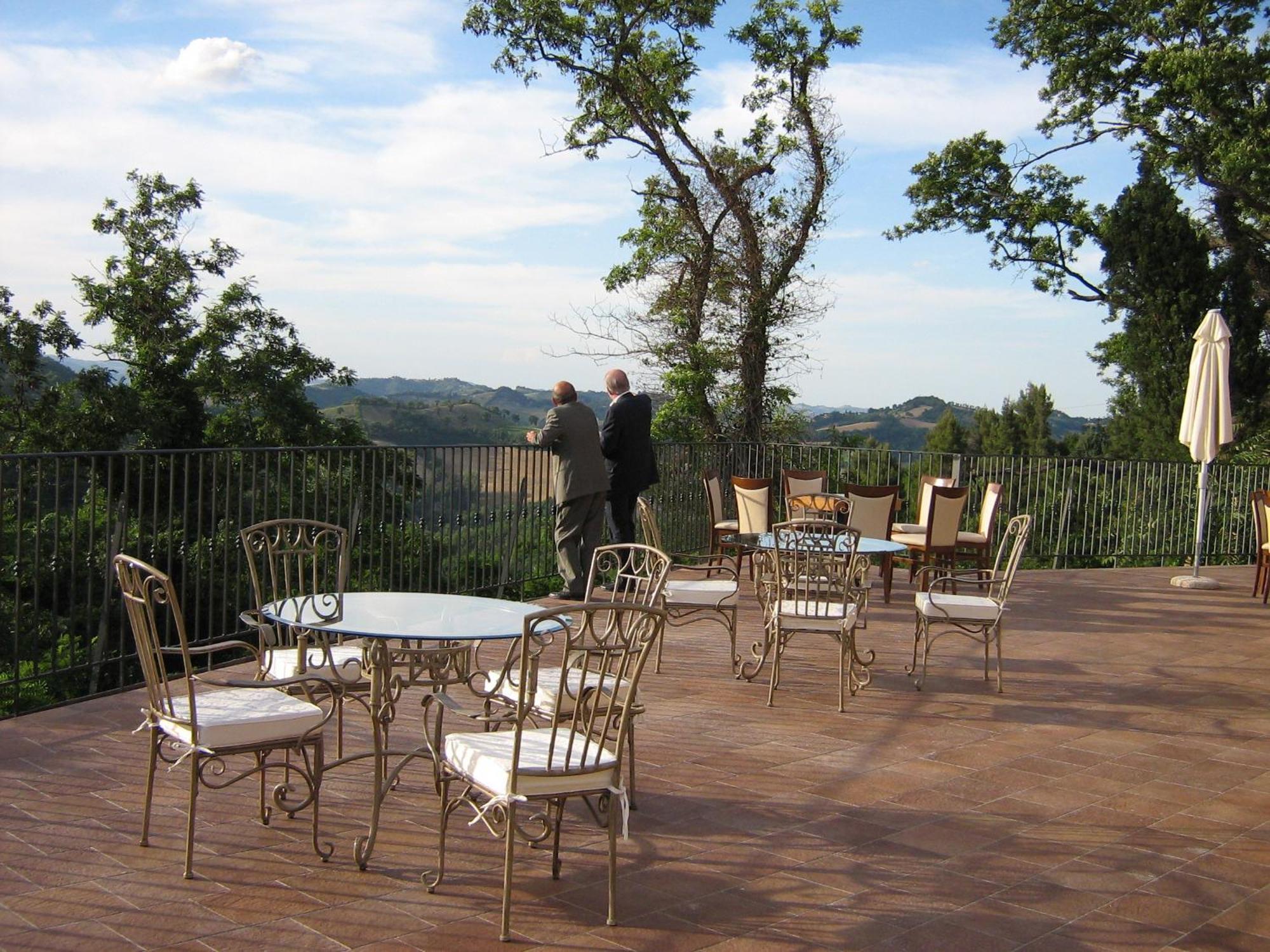 Colleverde Country House & Spa 乌尔比诺 外观 照片